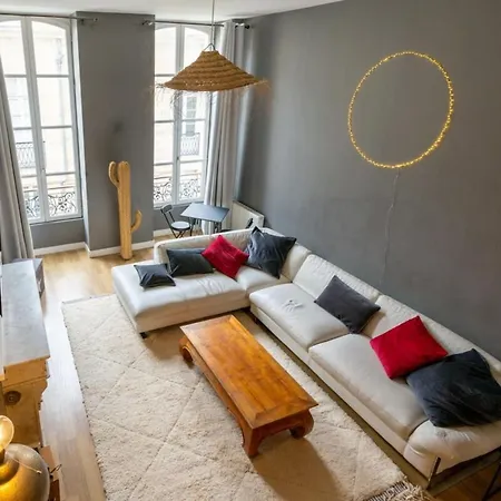 Apartment Contemporary Furnished Duplex With 3 Bedrooms Near All Amenities *