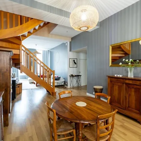 Contemporary Furnished Duplex With 3 Bedrooms Near All Amenities * Bordeaux