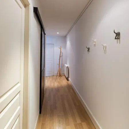 Contemporary Furnished Duplex With 3 Bedrooms Near All Amenities Apartment Bordeaux